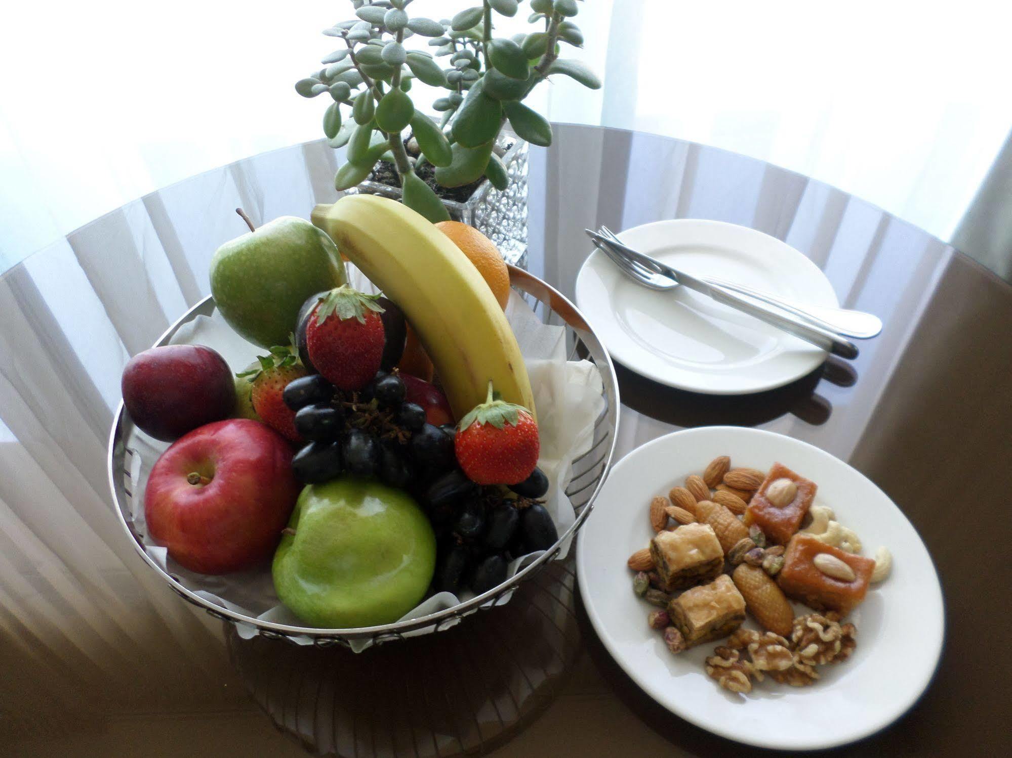 Hawthorn Extended Stay By Wyndham Abu Dhabi City Center Buitenkant foto