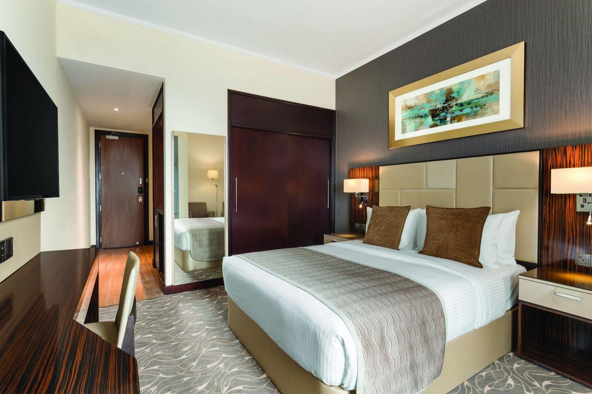 Hawthorn Extended Stay By Wyndham Abu Dhabi City Center Buitenkant foto