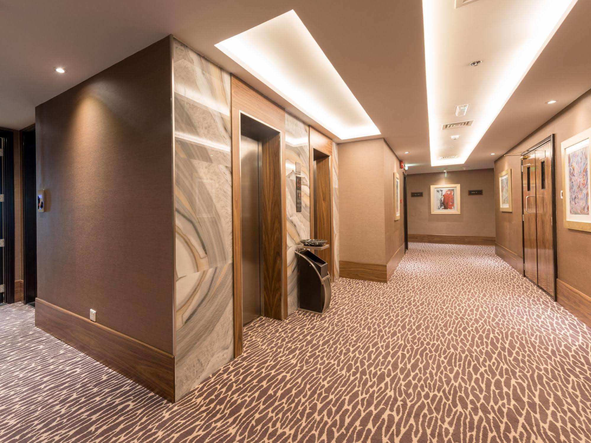 Hawthorn Extended Stay By Wyndham Abu Dhabi City Center Buitenkant foto