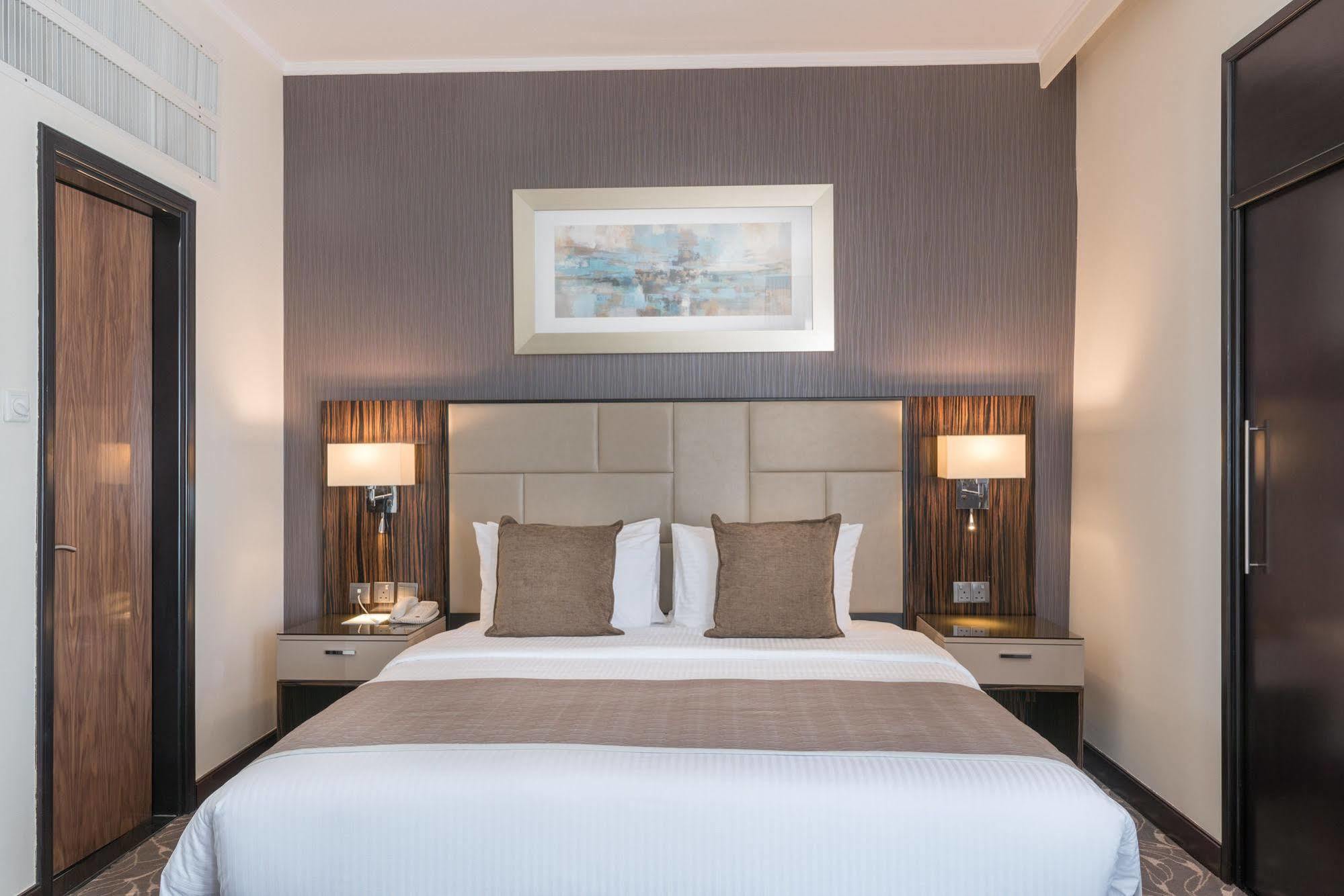 Hawthorn Extended Stay By Wyndham Abu Dhabi City Center Buitenkant foto