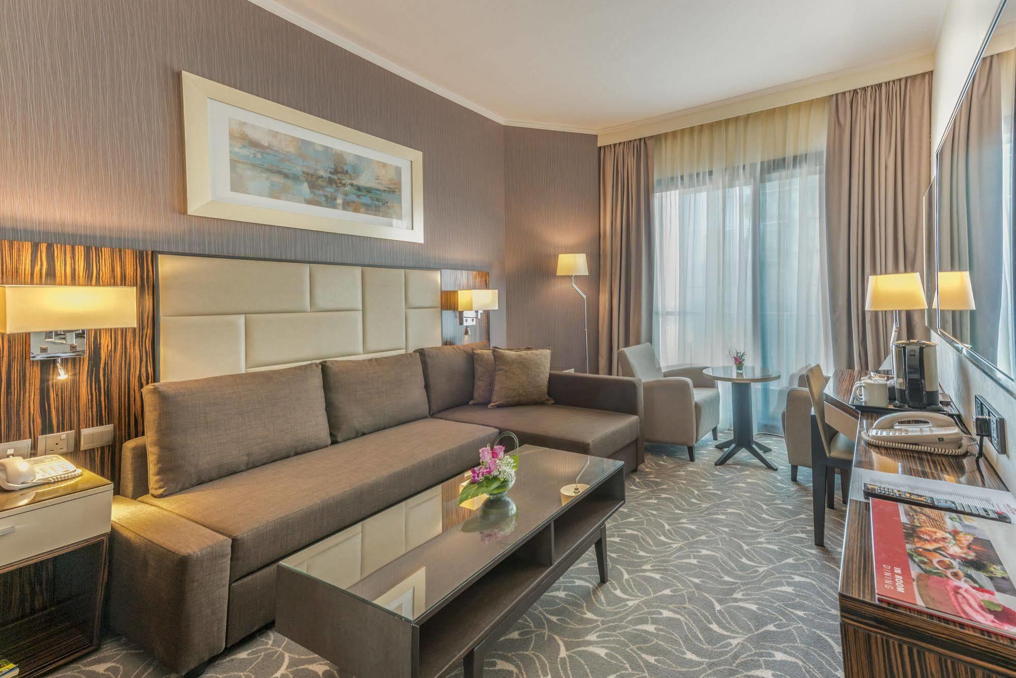 Hawthorn Extended Stay By Wyndham Abu Dhabi City Center Buitenkant foto