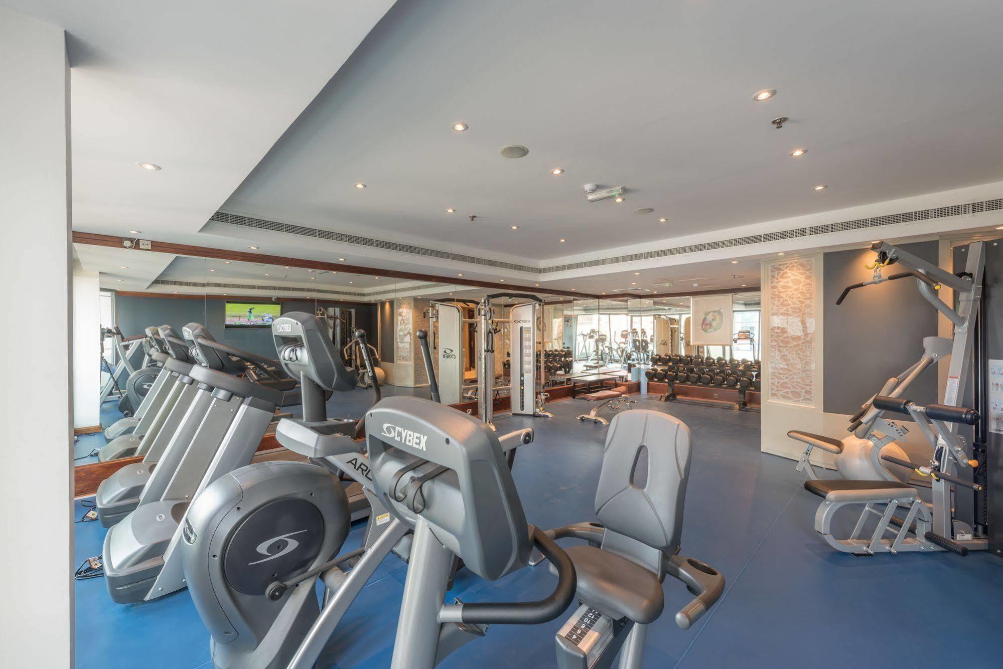 Hawthorn Extended Stay By Wyndham Abu Dhabi City Center Buitenkant foto
