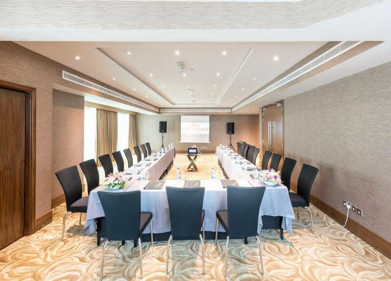 Hawthorn Extended Stay By Wyndham Abu Dhabi City Center Buitenkant foto